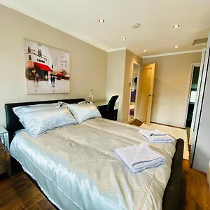  Apartment Modern Stylish At Station United Kingdom