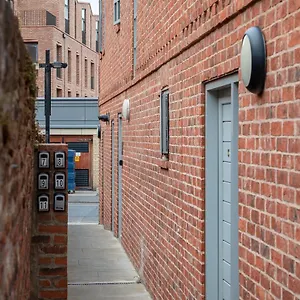  Apartment The Falcon Tap